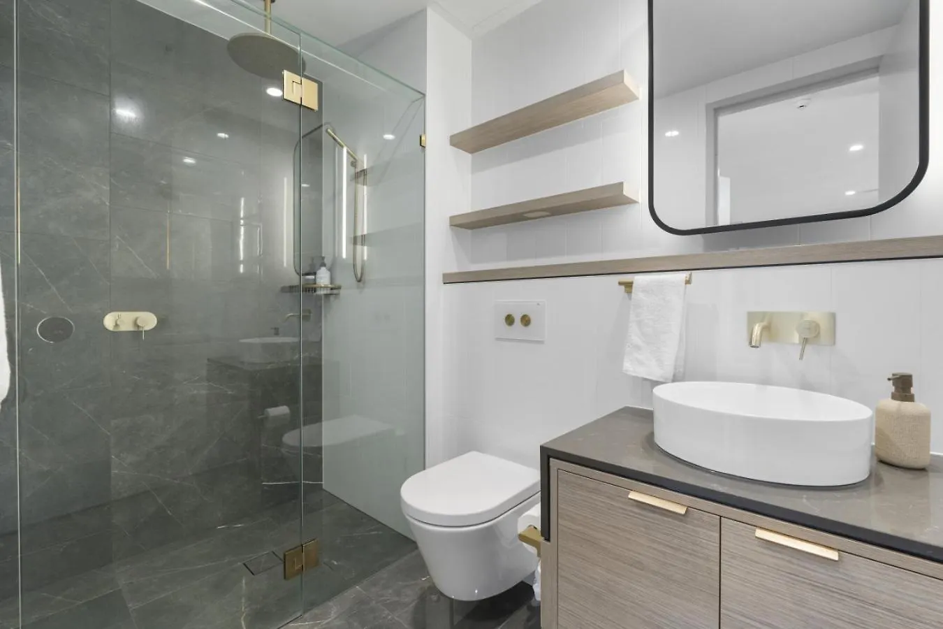 The Seawood - New Beachfront 71F Skyhome 3Br Ocean Coastal View With Parking, Pool And Gym ゴールドコースト アパート
